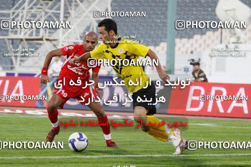 1566381, Tehran, Iran, لیگ برتر فوتبال ایران، Persian Gulf Cup، Week 10، First Leg، Persepolis 4 v 2 Fajr-e Sepasi Shiraz on 2009/10/07 at Azadi Stadium