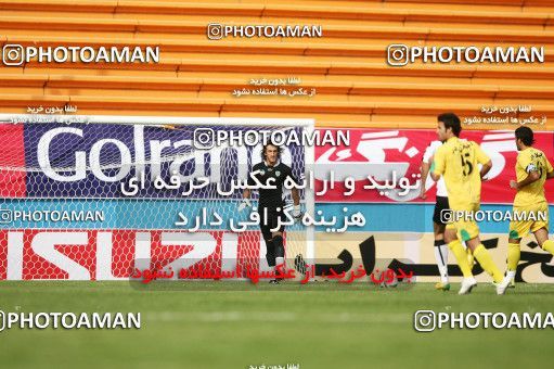 1566654, Tehran, Iran, لیگ برتر فوتبال ایران، Persian Gulf Cup، Week 14، First Leg، Rah Ahan 0 v 1 Sepahan on 2009/10/26 at Ekbatan Stadium