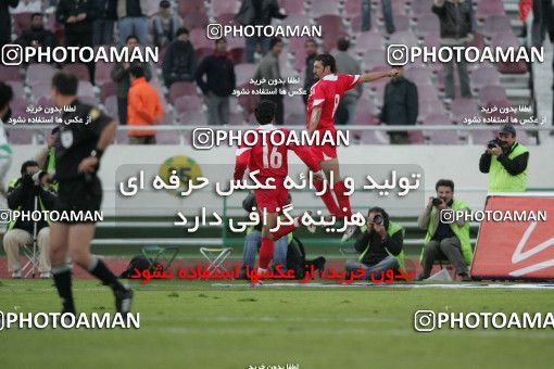 1574917, Tehran, , لیگ برتر فوتبال ایران، Persian Gulf Cup، Week 19، Second Leg، Persepolis 2 v 1 Shamoushak Noshahr on 2006/01/20 at Azadi Stadium