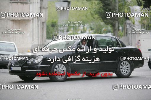 1587436, ایران، تهران، 1388/02/01، عکس های پرتره حسین بادامکی