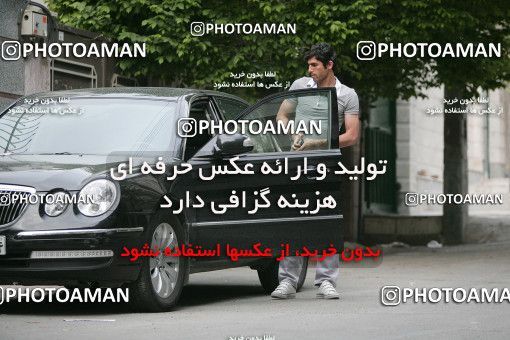1587454, ایران، تهران، 1388/02/01، عکس های پرتره حسین بادامکی