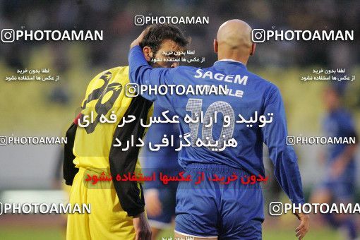 1591069, Tehran, Iran, لیگ برتر فوتبال ایران، Persian Gulf Cup، Week 22، Second Leg، Esteghlal 2 v 1 Sepahan on 2006/02/12 at Azadi Stadium