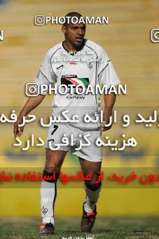 1592233, Tehran, , لیگ برتر فوتبال ایران، Persian Gulf Cup، Week 26، Second Leg، Rah Ahan 2 v 1 Sepahan on 2006/03/18 at Ekbatan Stadium