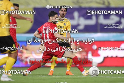 1649129, Isfahan, Iran, لیگ برتر فوتبال ایران، Persian Gulf Cup، Week 22، Second Leg، Sepahan 1 v 1 Persepolis on 2021/05/09 at Naghsh-e Jahan Stadium
