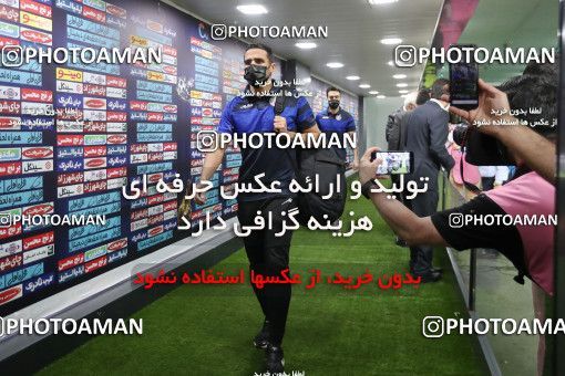 1650495, Tehran, Iran, لیگ برتر فوتبال ایران، Persian Gulf Cup، Week 23، Second Leg، Persepolis 1 v 0 Esteghlal on 2021/05/14 at Azadi Stadium