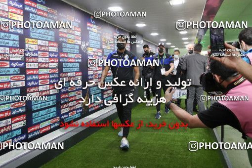 1650536, Tehran, Iran, لیگ برتر فوتبال ایران، Persian Gulf Cup، Week 23، Second Leg، Persepolis 1 v 0 Esteghlal on 2021/05/14 at Azadi Stadium