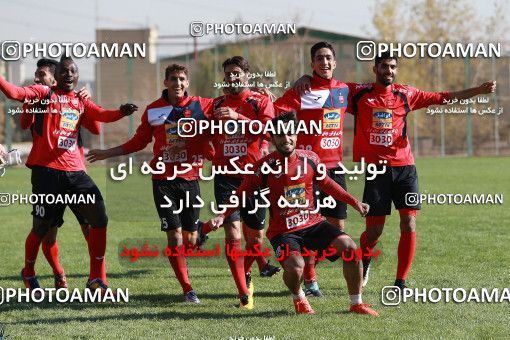 1691985, Tehran, , Persepolis Football Team Training Session on 2017/11/28 at Kheyrieh Amal Stadium