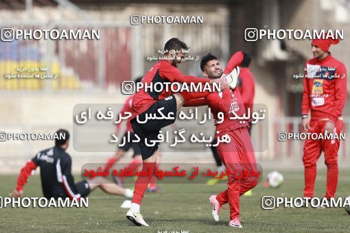 1692704, Tehran, , Persepolis Football Team Training Session on 2017/12/03 at Kheyrieh Amal Stadium