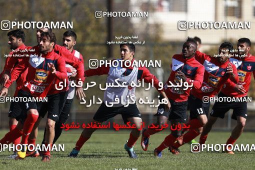 1692888, Tehran, , Persepolis Football Team Training Session on 2017/12/08 at Kheyrieh Amal Stadium