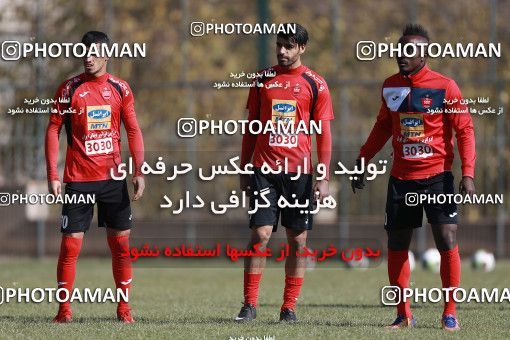 1692871, Tehran, , Persepolis Football Team Training Session on 2017/12/08 at Kheyrieh Amal Stadium