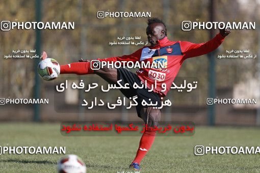 1692833, Tehran, , Persepolis Football Team Training Session on 2017/12/08 at Kheyrieh Amal Stadium