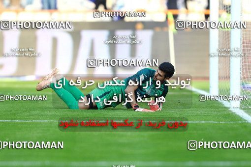 1699370, Tehran, , Iran Football Pro League، Persian Gulf Cup، Week 10، First Leg، Esteghlal 5 v 0 Sanat Naft Abadan on 2019/11/05 at Azadi Stadium