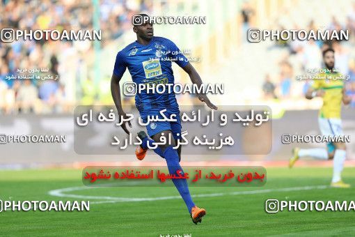 1699359, Tehran, , Iran Football Pro League، Persian Gulf Cup، Week 10، First Leg، Esteghlal 5 v 0 Sanat Naft Abadan on 2019/11/05 at Azadi Stadium