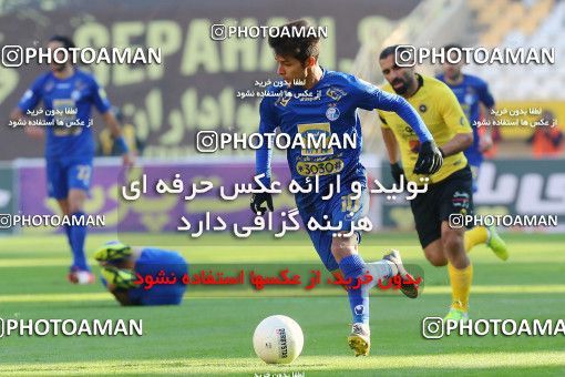 1700759, Isfahan, , Iran Football Pro League، Persian Gulf Cup، Week 12، First Leg، Sepahan 2 v 2 Esteghlal on 2019/11/30 at Naghsh-e Jahan Stadium