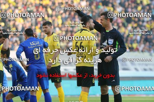 1700789, Isfahan, , Iran Football Pro League، Persian Gulf Cup، Week 12، First Leg، Sepahan 2 v 2 Esteghlal on 2019/11/30 at Naghsh-e Jahan Stadium