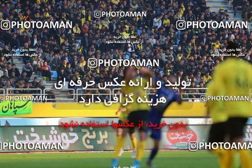 1700774, Isfahan, , Iran Football Pro League، Persian Gulf Cup، Week 12، First Leg، Sepahan 2 v 2 Esteghlal on 2019/11/30 at Naghsh-e Jahan Stadium