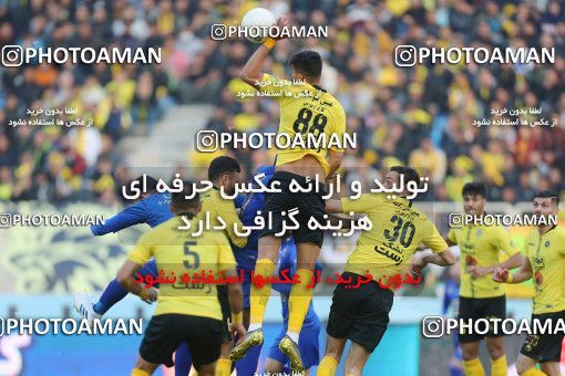 1700800, Isfahan, , Iran Football Pro League، Persian Gulf Cup، Week 12، First Leg، Sepahan 2 v 2 Esteghlal on 2019/11/30 at Naghsh-e Jahan Stadium