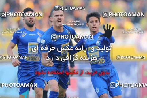 1700746, Isfahan, , Iran Football Pro League، Persian Gulf Cup، Week 12، First Leg، Sepahan 2 v 2 Esteghlal on 2019/11/30 at Naghsh-e Jahan Stadium