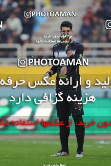 1700798, Isfahan, , Iran Football Pro League، Persian Gulf Cup، Week 12، First Leg، Sepahan 2 v 2 Esteghlal on 2019/11/30 at Naghsh-e Jahan Stadium