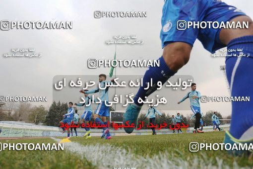 1706688, Tehran, , Esteghlal Football Team Training Session on 2018/02/27 at Sanaye Defa Stadium