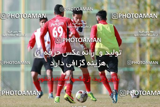 1706815, Tehran, , Persepolis Football Team Training Session on 2018/01/01 at Research Institute of Petroleum Industry