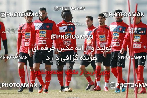 1706898, Tehran, , Persepolis Football Team Training Session on 2018/01/01 at Research Institute of Petroleum Industry