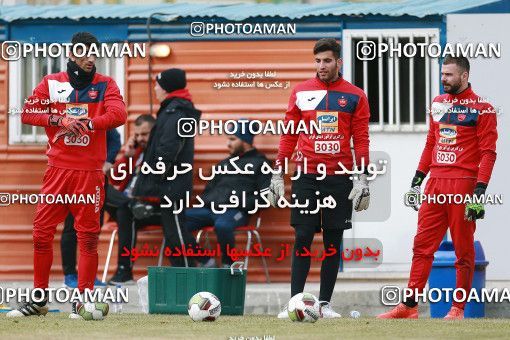 1707071, Tehran, , Persepolis Football Team Training Session on 2018/01/02 at Research Institute of Petroleum Industry