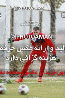 1707131, Tehran, , Persepolis Football Team Training Session on 2018/01/02 at Research Institute of Petroleum Industry