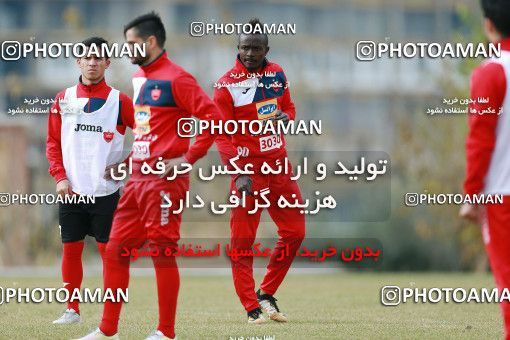 1707111, Tehran, , Persepolis Football Team Training Session on 2018/01/02 at Research Institute of Petroleum Industry