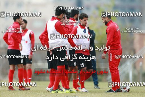 1707002, Tehran, , Persepolis Football Team Training Session on 2018/01/02 at Research Institute of Petroleum Industry
