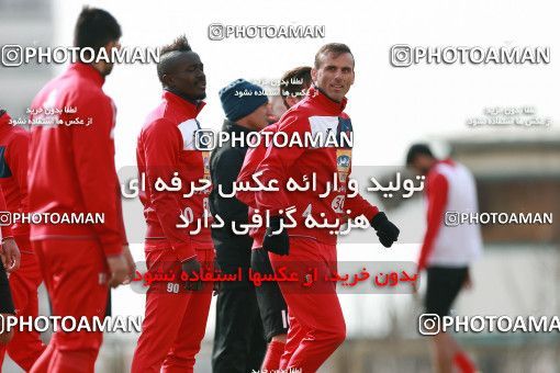 1707038, Tehran, , Persepolis Football Team Training Session on 2018/01/02 at Research Institute of Petroleum Industry