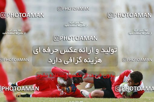 1707101, Tehran, , Persepolis Football Team Training Session on 2018/01/02 at Research Institute of Petroleum Industry