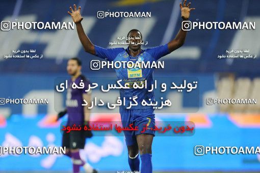 1714086, Tehran, , Iran Football Pro League، Persian Gulf Cup، Week 26، Second Leg، Esteghlal 1 v 1 Nassaji Qaemshahr on 2020/07/23 at Azadi Stadium