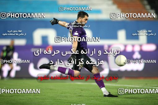 1713974, Tehran, , Iran Football Pro League، Persian Gulf Cup، Week 26، Second Leg، Esteghlal 1 v 1 Nassaji Qaemshahr on 2020/07/23 at Azadi Stadium