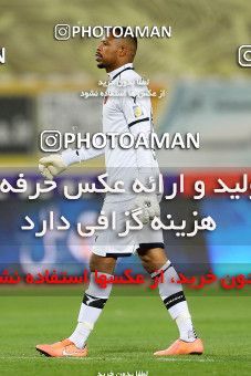 1721166, Isfahan, Iran, لیگ برتر فوتبال ایران، Persian Gulf Cup، Week 1، First Leg، Sepahan 2 v 0 Mes Rafsanjan on 2021/10/19 at Naghsh-e Jahan Stadium