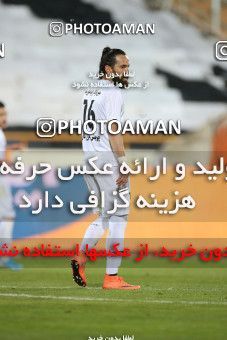1838384, Tehran, Iran, لیگ برتر فوتبال ایران، Persian Gulf Cup، Week 11، First Leg، Persepolis 2 v 0 Zob Ahan Esfahan on 2021/12/24 at Azadi Stadium
