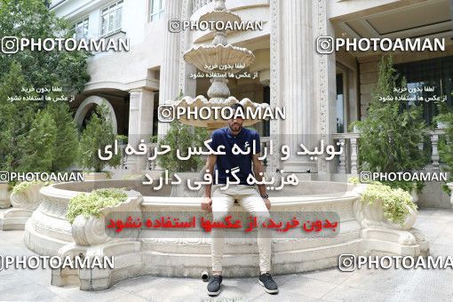 1822868, ایران، تهران، 1398/05/04، عکس های پرتره گلاره ناظمی