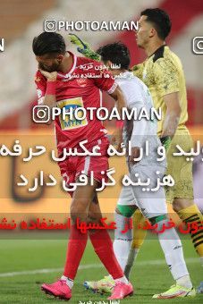 1834668, Tehran, Iran, لیگ برتر فوتبال ایران، Persian Gulf Cup، Week 18، Second Leg، Persepolis 2 v 0 Aluminium Arak on 2022/02/18 at Azadi Stadium