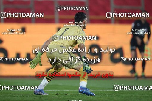 1834455, Tehran, Iran, لیگ برتر فوتبال ایران، Persian Gulf Cup، Week 18، Second Leg، Persepolis 2 v 0 Aluminium Arak on 2022/02/18 at Azadi Stadium