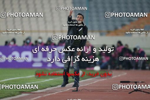 1836357, Tehran, Iran, لیگ برتر فوتبال ایران، Persian Gulf Cup، Week 16، Second Leg، Persepolis 1 v 0 Foulad Khouzestan on 2022/01/22 at Azadi Stadium