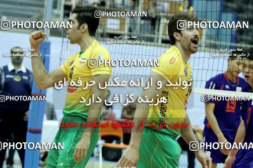 759912,  مسابقات والیبال قهرمانی باشگاه‌های آسیا 2013، ، تهران، مرحله گروهی، 1392/02/01، سالن دوازده هزار نفری ورزشگاه آزادی، کاله ۳ - چین تایپه ۰ 
