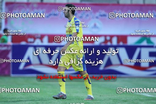636743, Tehran, [*parameter:4*], لیگ برتر فوتبال ایران، Persian Gulf Cup، Week 4، First Leg، Naft Tehran 2 v 1 Rah Ahan on 2013/08/11 at Shahid Dastgerdi Stadium