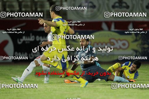 636891, Tehran, [*parameter:4*], لیگ برتر فوتبال ایران، Persian Gulf Cup، Week 4، First Leg، Naft Tehran 2 v 1 Rah Ahan on 2013/08/11 at Shahid Dastgerdi Stadium