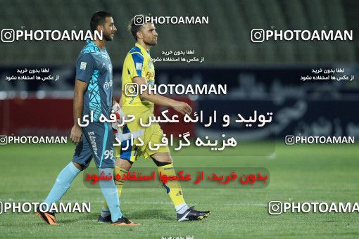 636825, Tehran, [*parameter:4*], لیگ برتر فوتبال ایران، Persian Gulf Cup، Week 4، First Leg، Naft Tehran 2 v 1 Rah Ahan on 2013/08/11 at Shahid Dastgerdi Stadium