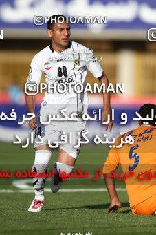 686377, Alborz, [*parameter:4*], لیگ برتر فوتبال ایران، Persian Gulf Cup، Week 13، First Leg، Saipa 0 v 0 Sepahan on 2013/10/18 at Enghelab Stadium