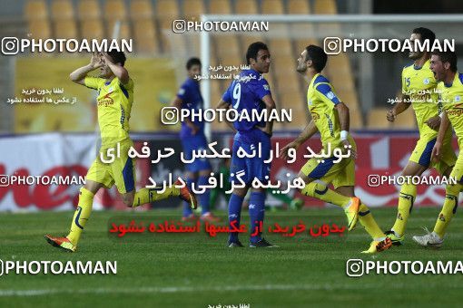 638886, Tehran, [*parameter:4*], لیگ برتر فوتبال ایران، Persian Gulf Cup، Week 13، First Leg، Naft Tehran 1 v 1 Esteghlal on 2013/10/19 at Takhti Stadium