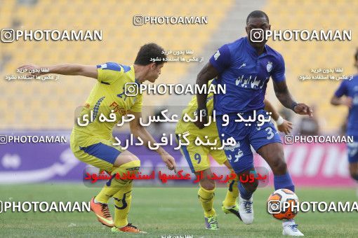 686564, Tehran, [*parameter:4*], لیگ برتر فوتبال ایران، Persian Gulf Cup، Week 13، First Leg، Naft Tehran 1 v 1 Esteghlal on 2013/10/19 at Takhti Stadium