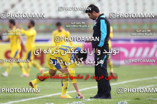 638354, Tehran, [*parameter:4*], لیگ برتر فوتبال ایران، Persian Gulf Cup، Week 15، First Leg، Naft Tehran 2 v 2 Sepahan on 2013/11/03 at Shahid Dastgerdi Stadium