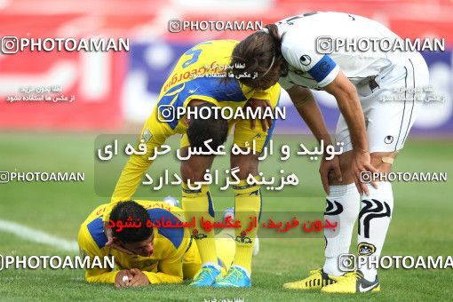 638407, Tehran, [*parameter:4*], لیگ برتر فوتبال ایران، Persian Gulf Cup، Week 15، First Leg، Naft Tehran 2 v 2 Sepahan on 2013/11/03 at Shahid Dastgerdi Stadium