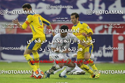 638382, Tehran, [*parameter:4*], لیگ برتر فوتبال ایران، Persian Gulf Cup، Week 15، First Leg، Naft Tehran 2 v 2 Sepahan on 2013/11/03 at Shahid Dastgerdi Stadium